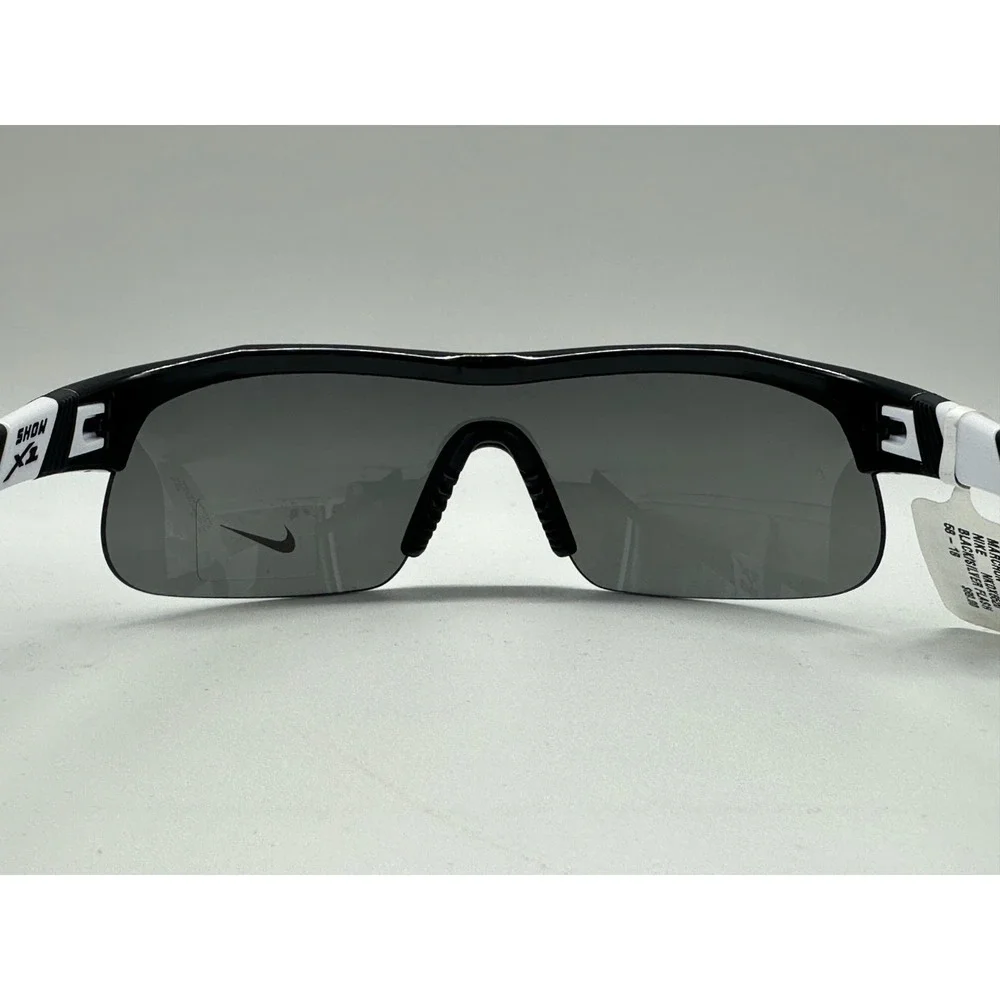 Nike Sunglasses Show X1 DX6520 011‎ 58-18-135 - Black